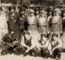 Γαμοστόλος: Η γαμήλια πομπή του γαμπρού