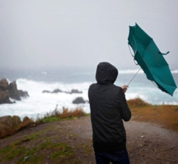 Καιρός: Ισχυρές βροχές και καταιγίδες σε Ιόνιο και ηπειρωτικά – Έντονα φαινόμενα από το μεσημέρι και στην Αττική