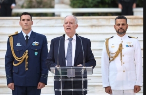 Τασούλας για τα 51 χρόνια της Δημοκρατίας: Να ξεπεράσουμε τις Συμπληγάδες που ορθώνονται μπροστά μας