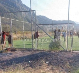 Θερμοπύλες: Αντί να κλείσουν τη δομή, φέρνουν κι άλλους μετανάστες – Στα «κάγκελα» οι κάτοικοι