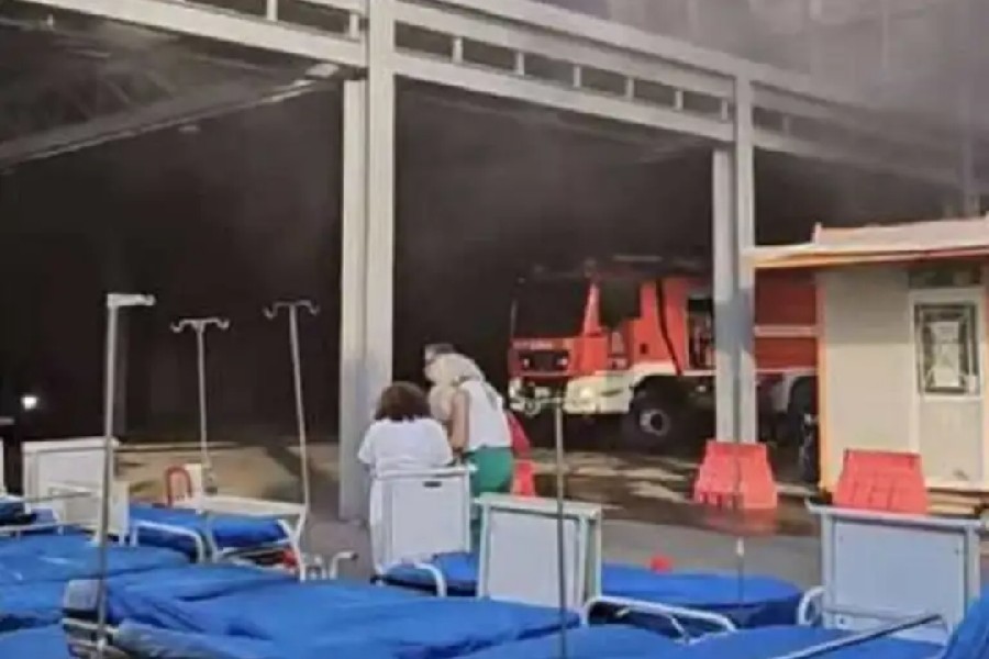 Γεωργιάδης για τη φωτιά στο νοσοκομείο «Άγιος Ανδρέας» στην Πάτρα: «Δεν κινδυνεύει ασθενής, τα αίτια ερευνώνται» – Μήνυμα από το 112