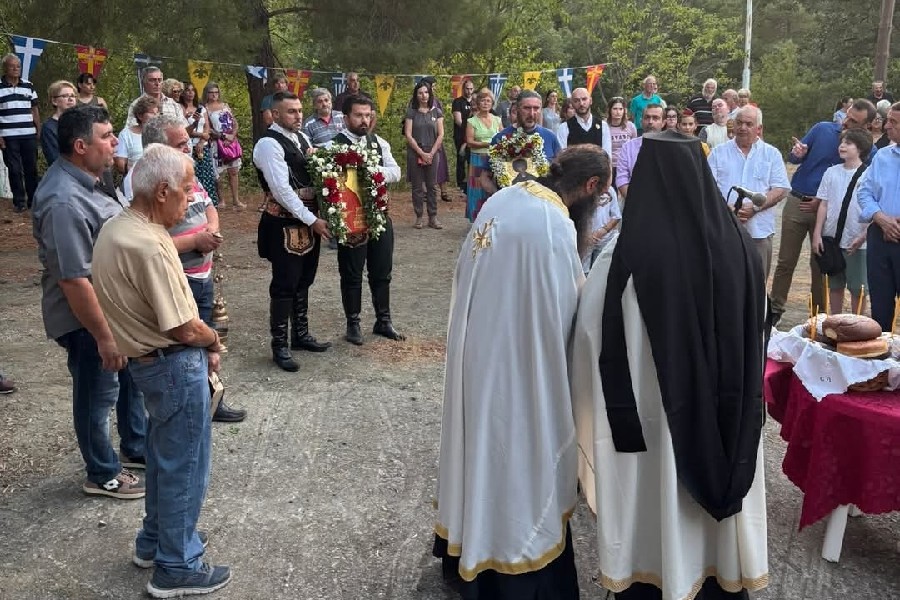 Στην περιφορά της εικόνας του Αγίου Παντελεήμονα συμμετείχαν οι «Ακρίτες» Πολυκάστρου