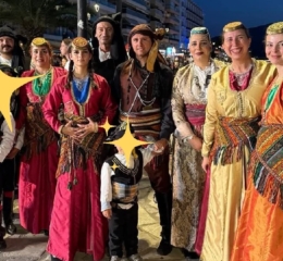 Στη λιτανεία της εικόνας της Αγίας Παρασκευής συμμετείχαν οι «Κομνηνοί» Ευβοίας