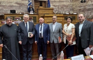 ΠΑΔΕΕ: Διπλό Ισχυρό Μήνυμα για Θρησκευτικές Ελευθερίες και Γενοκτονία