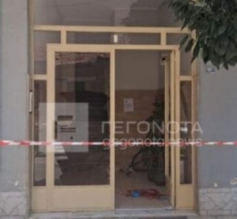 Βόλος: Μαχαίρωσε και κυνήγησε τη σύζυγό του μέχρι τις σκάλες της πολυκατοικίας
