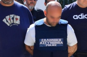 Γυναικοκτονία στον Βόλο: «Θόλωσα» είπε ο δράστης στην κόρη του – Τι έκανε μετά τη δολοφονία της γυναίκας του