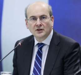 Χατζηδάκης: «Η μείωση των άμεσων φόρων θα φανεί κατευθείαν στην τσέπη των Ελλήνων»