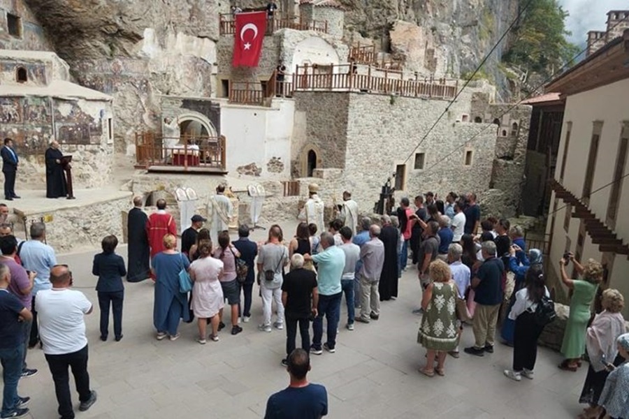 Γιατί δεν έγινε ούτε φέτος η Θεία Λειτουργία στην Παναγία Σουμελά στην Τραπεζούντα