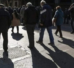 Mισθωτοί &#8211; συνταξιούχοι: Πόσα κερδίζουν με τη νέα φορολογική κλίμακα