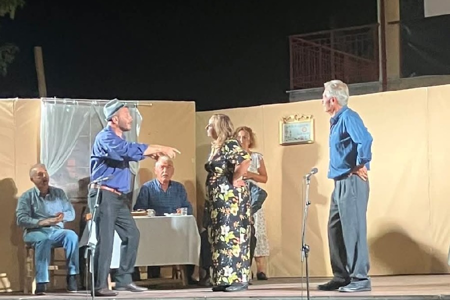 Την ποντιακή κωμωδία «Χωρίς εσέν’ κι’ ίνουμε, χωρίς εσέν’ κι ευτάγω» παρουσίασαν οι «Αργοναύτες» Κιλκίς