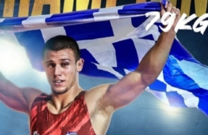 Ο Κουγιουμτσίδης ύψωσε την ελληνική σημαία στον ψηλότερο ιστό στο παγκόσμιο πρωτάθλημα