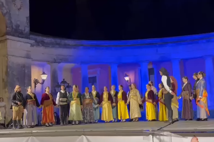 Η Εύξεινος Λέσχη Κέρκυρας χόρεψε στα Ανάκτορα