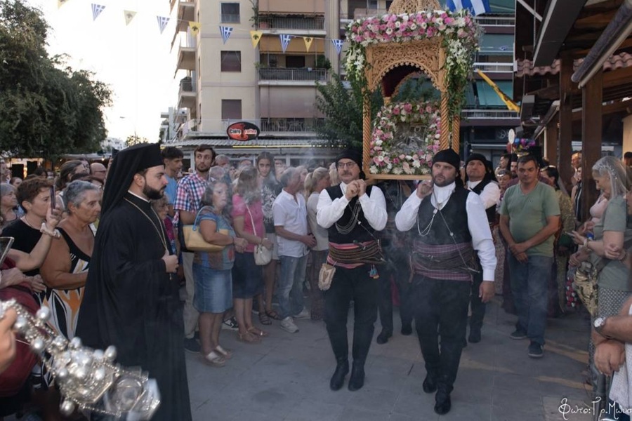 Η «Παναγία Σουμελά» Σαλαμίνας στην περιφορά της Παναγίας Ελεούσας στην Καλλιθέα