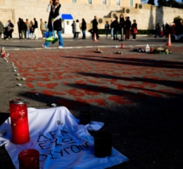 Κυβέρνηση για Άγνωστο Στρατιώτη: Δεν σβήνουμε τα ονόματα, αλλά τέλος στις διαμαρτυρίες στο μνημείο