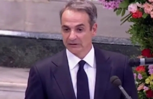 Ο Κυριάκος Μητσοτάκης αποχαιρετά τον Διονύση Σαββόπουλο: «Άφησε παρακαταθήκη που αξίζει να μας ακολουθεί»