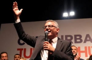 Κύπρος: Ποιος είναι ο Τουφάν Ερχιουρμάν – Ο νέος «ηγέτης» στα Κατεχόμενα που εκτόπισε τον εκλεκτό του Ερντογάν