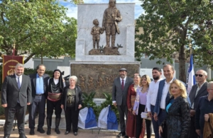 Συγκίνηση και υπερηφάνεια στα αποκαλυπτήρια του μνημείου και τα εγκαίνια της πλατείας Ποντίων στο Πέραμα