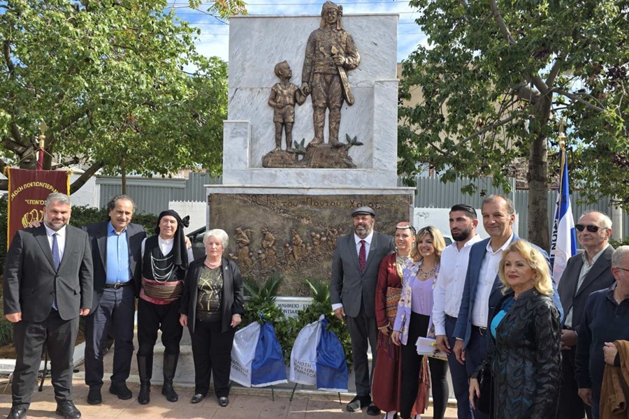 Συγκίνηση και υπερηφάνεια στα αποκαλυπτήρια του μνημείου και τα εγκαίνια της πλατείας Ποντίων στο Πέραμα