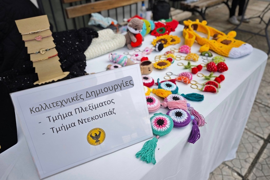 Ξεκίνησε το πλέξιμο στο Μαρκοχώρι