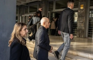 Άλκης Καμπανός: Αναβλήθηκε η δίκη για τη δολοφονία για τον Οκτώβριο του 2026 – «Τα ισόβια τα πήρα εγώ», λέει η μητέρα του