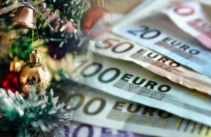 Δώρο Χριστουγέννων 2025: Νωρίτερα φέτος η καταβολή του &#8211; Πότε θα μπουν τα χρήματα
