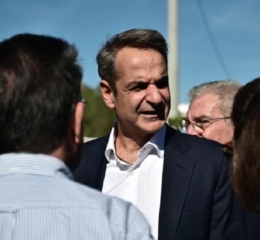 Μητσοτάκης από Ελευσίνα: Από τις αρχές Ιανουαρίου οι αυξήσεις στους πραγματικούς μισθούς