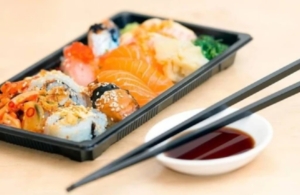 Συναγερμός στη Θεσσαλονίκη: 22χρονος μολύνθηκε από ανισάκις μετά την κατανάλωση σούσι