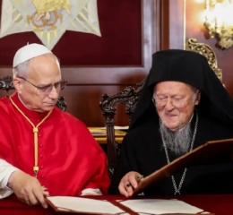 Πάπας Λέων: Στιγμή υψηλού συμβολισμού για τις σχέσεις των δύο εκκλησιών η υπογραφή της Κοινής Δήλωσης με τον Οικουμενικό Πατριάρχη Βαρθολομαίο