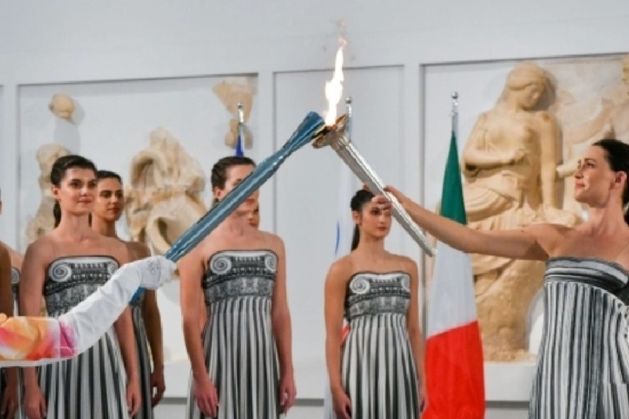 Ολυμπιακή Φλόγα άρχισε το ταξίδι της για τους Χειμερινούς Ολυμπιακούς Αγώνες «Μιλάνο Κορτίνα 2026»