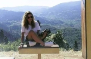 Φολέγανδρος: «Το παιδί μου είναι κάτω από τα μάρμαρα», ξεσπά η μητέρα της Γαρυφαλλιάς