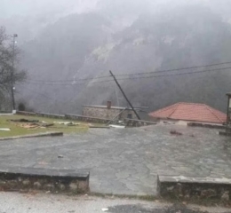 Κακοκαιρία: Κατολισθήσεις στο Ζαγόρι, απεγκλωβισμοί στα Τζουμέρκα και πλημμύρες σε Γιάννενα και Ηγουμενίτσα – Πότε υποχωρούν τα φαινόμενα