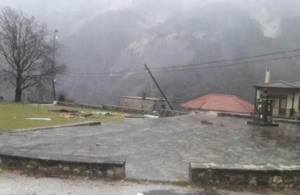 Κακοκαιρία: Κατολισθήσεις στο Ζαγόρι, απεγκλωβισμοί στα Τζουμέρκα και πλημμύρες σε Γιάννενα και Ηγουμενίτσα – Πότε υποχωρούν τα φαινόμενα