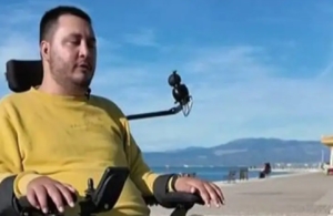 Εύβοια: «Κατάλαβα εξ αρχής ότι παρέλυσα» συγκλονίζει ο 29χρονος που βούτηξε για τον Σταυρό και έμεινε ανάπηρος