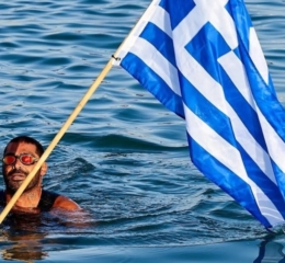 Κατέρριψε το παγκόσμιο ρεκόρ συνεχούς κολύμβησης σε ανοιχτή θάλασσα ο παραολυμπιονίκης Χ. Ταϊγανίδης