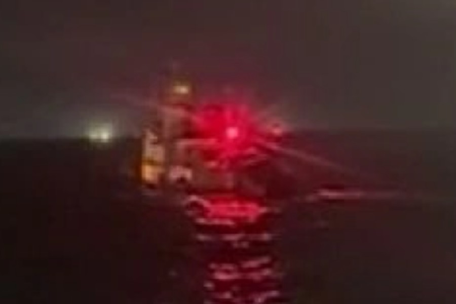 Τουρκικά αλιευτικά έχουν «ζώσει» το Αγαθονήσι: «Το λιμενικό αδιαφορεί, θα γίνει θερμό επεισόδιο»