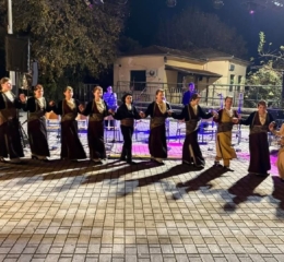 Στις χριστουγεννιάτικες εκδηλώσεις του Μουσικού Σχολείου Κατερίνης χόρεψε η «Παναγία Σουμελά» Κατερίνης