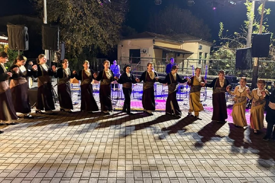 Στις χριστουγεννιάτικες εκδηλώσεις του Μουσικού Σχολείου Κατερίνης χόρεψε η «Παναγία Σουμελά» Κατερίνης