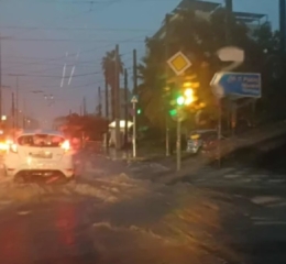 Κακοκαιρία Byron: Λίμνη η Πειραιώς, μεγάλος κίνδυνος για τους οδηγούς