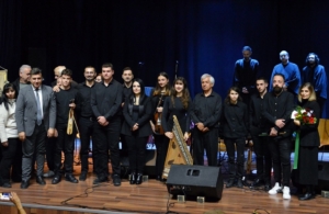 Μυσταγωγία στο «Καραπάντζειο Πολιτιστικό Κέντρο»