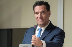 Γεωργιάδης: «5.000 προσλήψεις μονίμου προσωπικού – Θα βαρεθείτε να με βλέπετε να κάνω εγκαίνια»