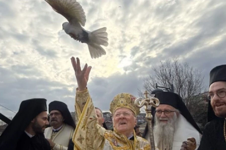 Η… αντίπραξη των ιμάμηδων την ώρα που ο Πατριάρχης καθαγίαζε τα ύδατα στον Κεράτιο