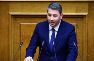 Ο Νίκος Ανδρουλάκης ζητά παραίτηση Φλωρίδη για τη διάταξη περί συνεπιμέλειας: «Δεν στέκεται ως υπουργός Δικαιοσύνης»