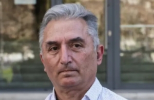 Κωνσταντινίδης: Η Καρυστιανού καπηλεύεται την ιστορία των Τεμπών