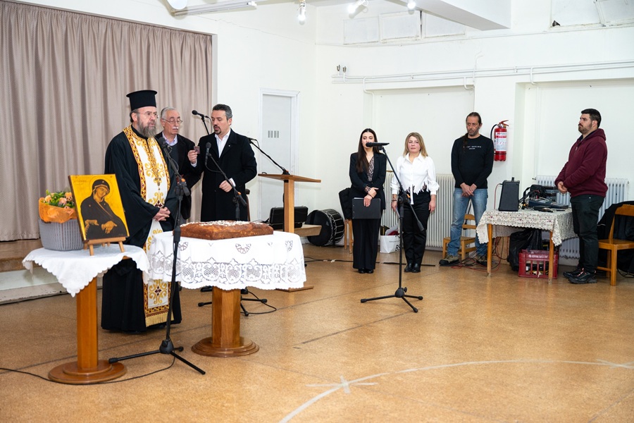 Ο Καρέας έκοψε την πίτα του