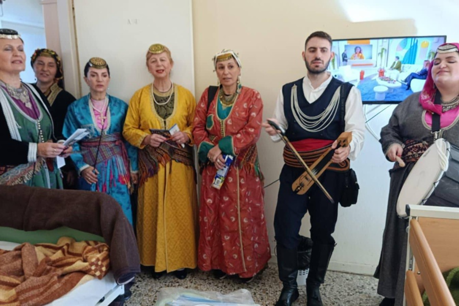 «Η Μαύρη Θάλασσα» Ν. Σμύρνης ζέστανε τους ανθρώπους του Ιδρύματος Δυτικής Αττικής