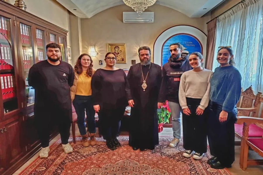 Πόντιοι νέοι προσέφεραν τρόφιμα στη Μητρόπολη Μαρωνείας και Κομοτηνής