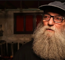 Τέμπη 3 χρόνια μετά – Χρήστος Χούπας: «Όπως πονώ εγώ να πονέσεις κι εσύ, αυτό είναι δικαιοσύνη»