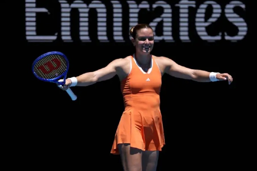 Η Σάκκαρη κέρδισε 2-0 την Γκράτσεβα και πέρασε στους «8» του τουρνουά της Ντόχα