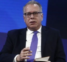 Παγκόσμια Ημέρα Ελληνικής Γλώσσας: «Είναι το θεμέλιο της δυτικής σκέψης», εξηγεί ο Κουμουτσάκος