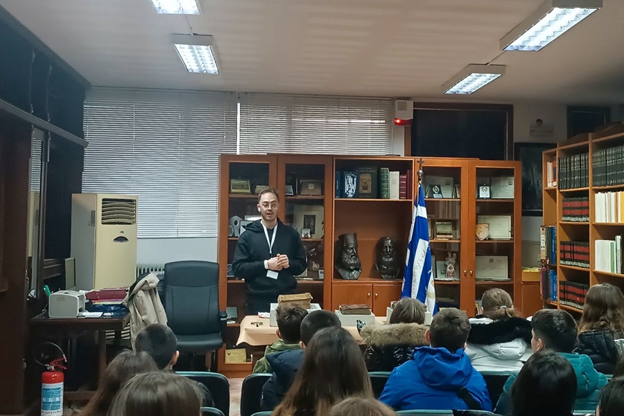 Τα Εκπαιδευτήρια «Δούκα», επισκέφθηκαν την Εύξεινο Λέσχη Ποντίων Νάουσας